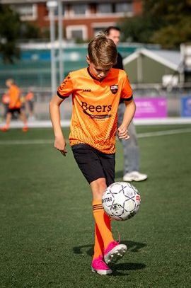 Fender jongleert met de bal